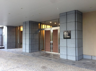 【エントランス】 | 東急東横線・東急目黒線・JR南武線「武蔵小杉」駅徒歩2分、JR横須賀線・新宿ライン「武蔵小杉」駅徒歩3分！