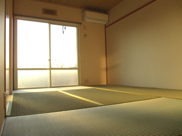 唐津市山本のアパートの和室
