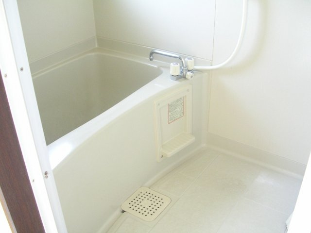 唐津市山本のアパートの浴室