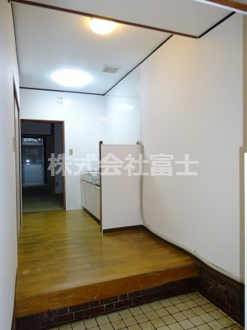 西唐津アパートのエントランス