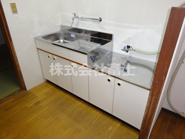 西唐津アパートのキッチン