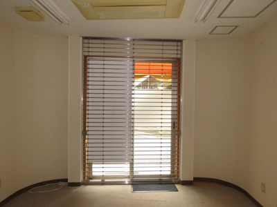 【外観】 | レジデンスコスモスⅠ | シャッター付き（内側）