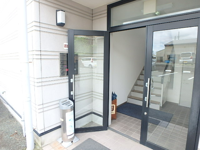 一ツ池ビルの玄関