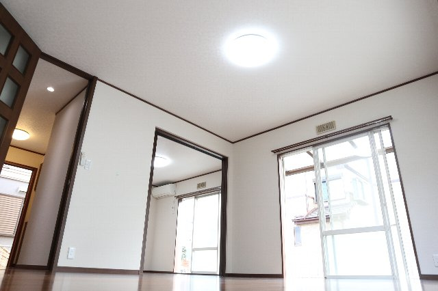 【居間・リビング】 | 夏見台一戸建貸家 | 使いやすいリビングです
