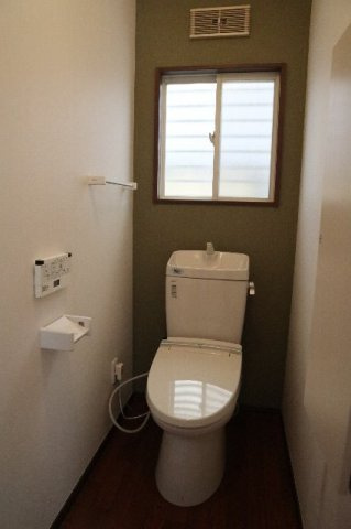 【トイレ】 | 夏見台一戸建貸家 | シンプルで使いやすいトイレです