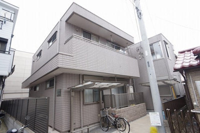 【外観】 | Maison Raffine | 路地奥に静かにたたずむ建物です