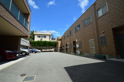 【ロビー】 | エリーナ御影山手 | エントランスロビー。毎日通るロビーはこのようになっています。