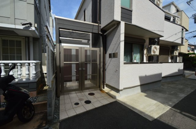 【エントランス】 | ワコーレヴィアーノ須磨月見山本町