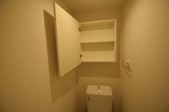 リブリ・akariのトイレ|トイレ上に棚あります