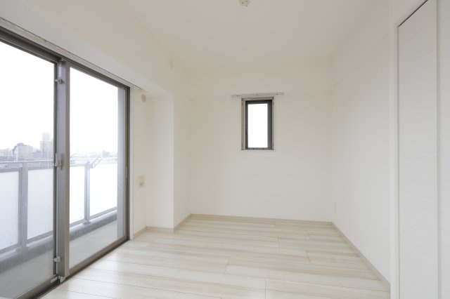 エレンシアK小岩の洋室