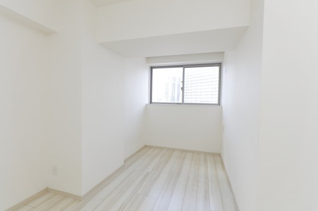 エレンシアK小岩の洋室