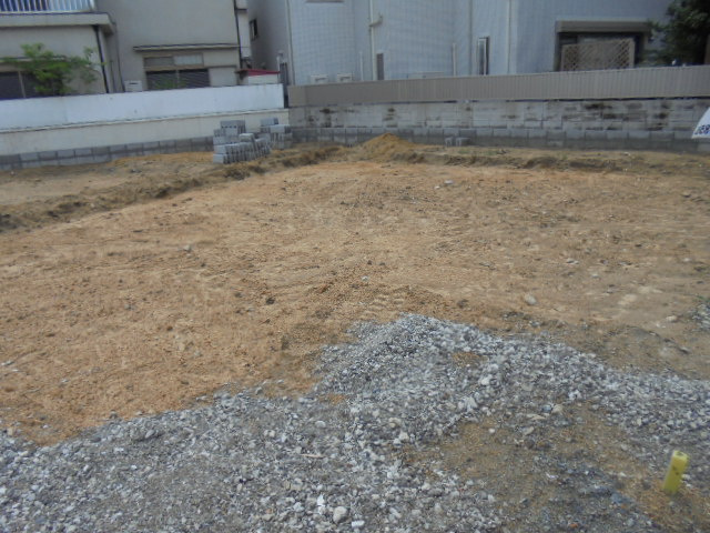 寝屋川市錦町①　新築一戸建ての外観