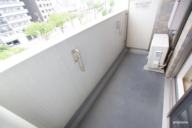 ラナップスクエア福島　仲介手数料無料のバルコニー