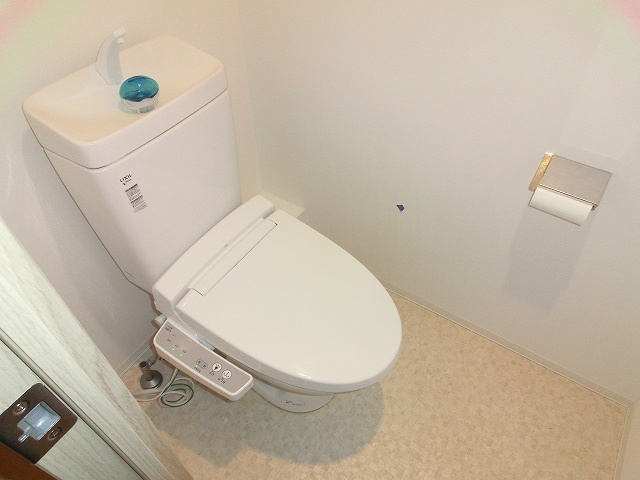 RESIDIA新御徒町Ⅱのトイレ|レジディア新御徒町Ⅱ２ＬＤＫの温水洗浄便座です