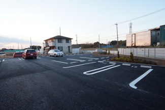 【駐車場】