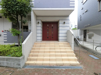 【エントランス】