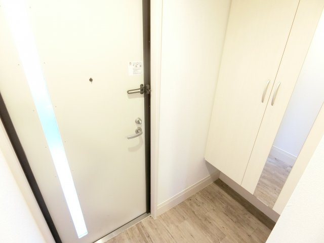 YU参番館の玄関