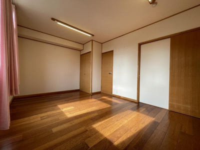 【居間・リビング】 | 聖家族寮