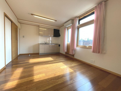 【居間・リビング】 | 聖家族寮