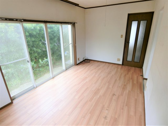 日向努邸の居間・リビング