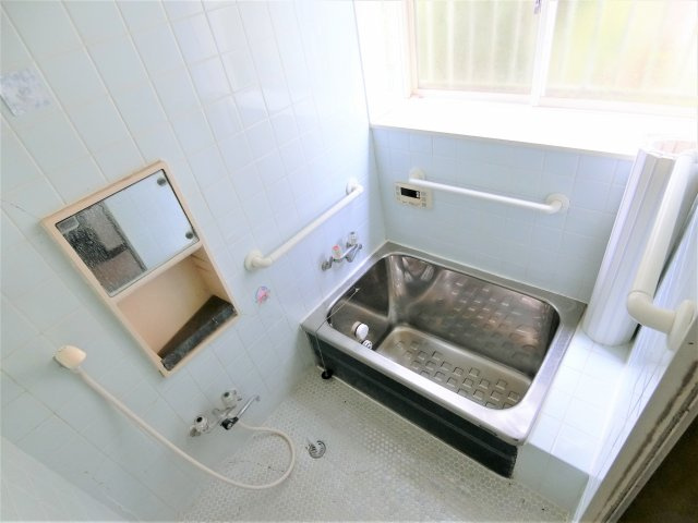 日向努邸の浴室