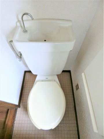 日向努邸のトイレ