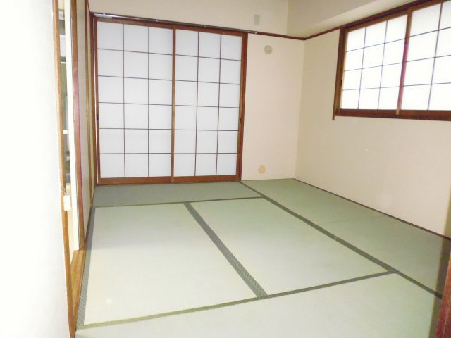 コーポタカハマの和室
