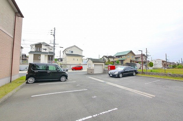 La・Rochelleの駐車場|駐車場完備です