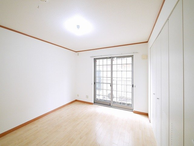 La・Rochelleの寝室|落ち着いて過ごせるお部屋なので、寝室にいかがでしょうか