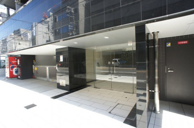 【エントランス】 | ラヴ心斎橋WEST