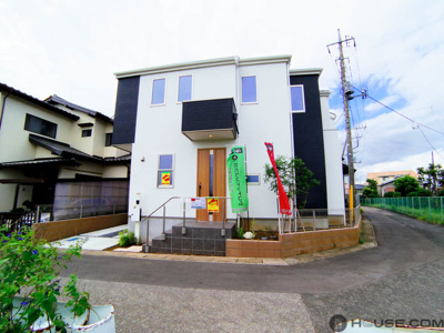 【外観】 | 現地見学会　さいたま市大宮区北袋町2丁目　家具付き新築デザイン住宅 | 重厚感のある外観。さいたま市大宮区エリアや京浜東北線さいたま新都心駅徒歩圏の新築は、全部、ご案内可能です。