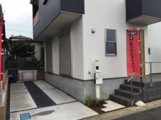【駐車場】 | 大きな車もOK、2台止められると便利ですね。