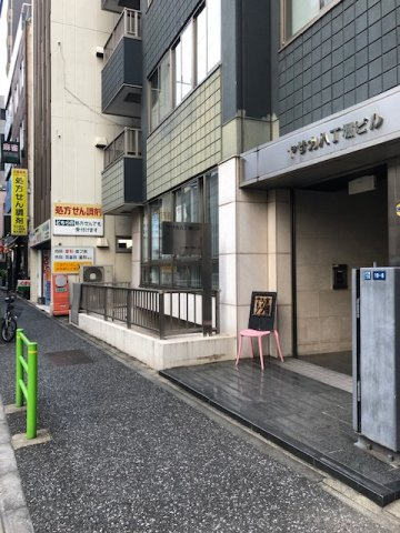 ヤサカ八丁堀ビルのエントランス