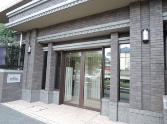 【エントランス】 | JR京浜東北線「鶴見」駅バス15分「三ツ池公園北門」停歩1分！