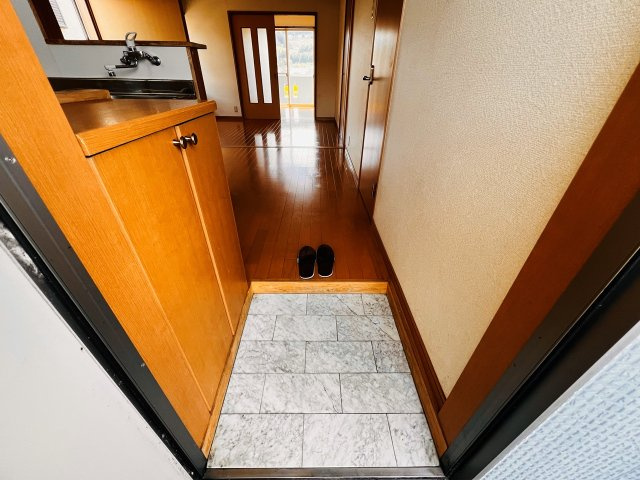 オレンジハイツⅡの玄関