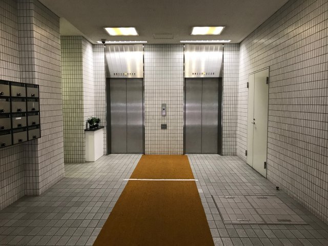 苔香園ビル（タイコウエンビル）のロビー