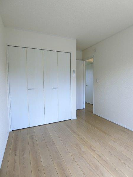 アネシスの洋室