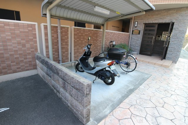 ガーデンコートの周辺