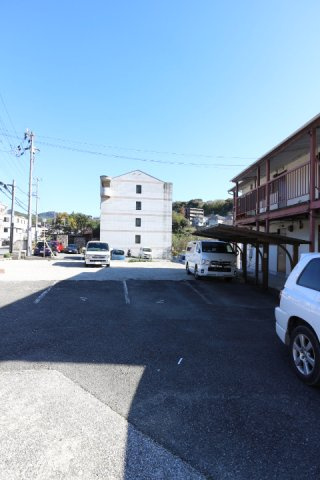 佐伯文化の駐車場