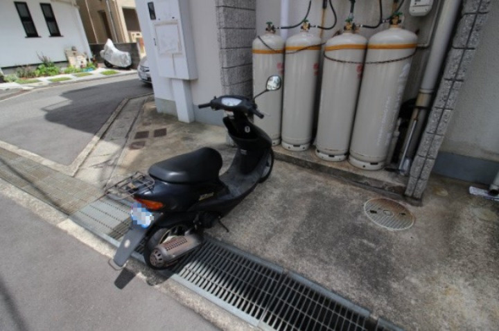 ビリオン有瀬の駐車場