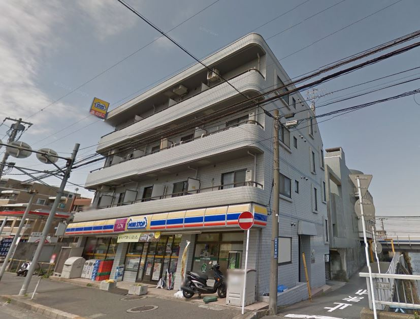 第２橘コーポの外観|1階はコンビニです♪
