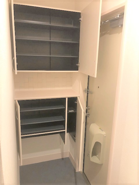D-roomF.京町の玄関|収納もある玄関です