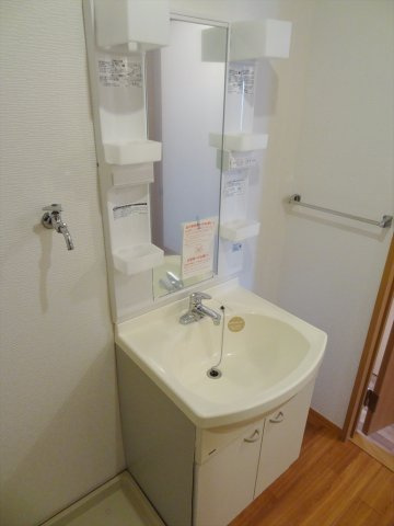 セジュール ラフィーネの独立洗面台