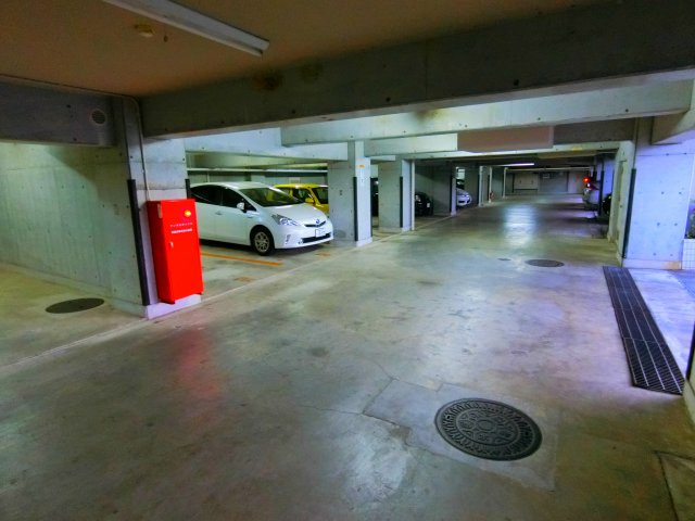 サンロード汐の宮の駐車場