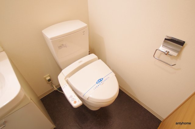 ルクレ京橋　仲介手数料無料のトイレ