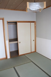 【和室】 | グリーンヒル原 | 畳の上でゆっくりとくつろげる和室です