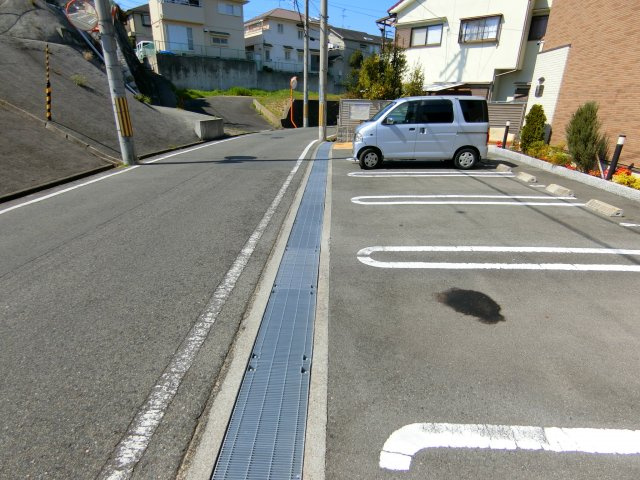 アルファコートの駐車場