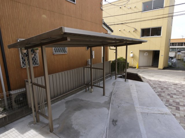 さくら館Ⅴのその他共用部分|屋根付き駐輪場