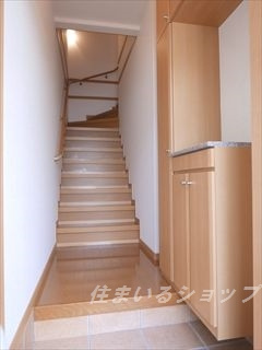 安芸高田市吉田町吉田のアパートの玄関