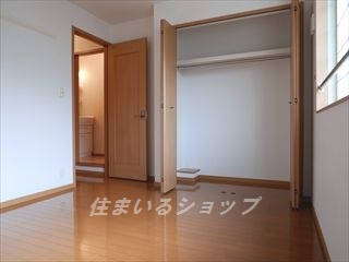 安芸高田市吉田町吉田のアパートの寝室|クローゼットあり